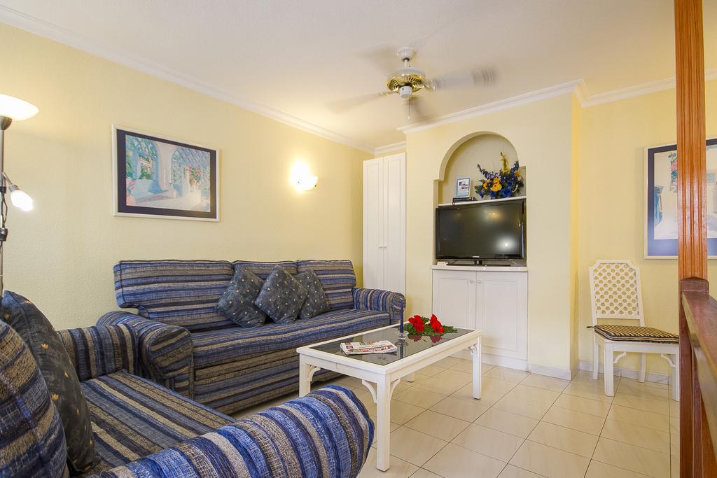 Aparthotel Ona Claveles 3*