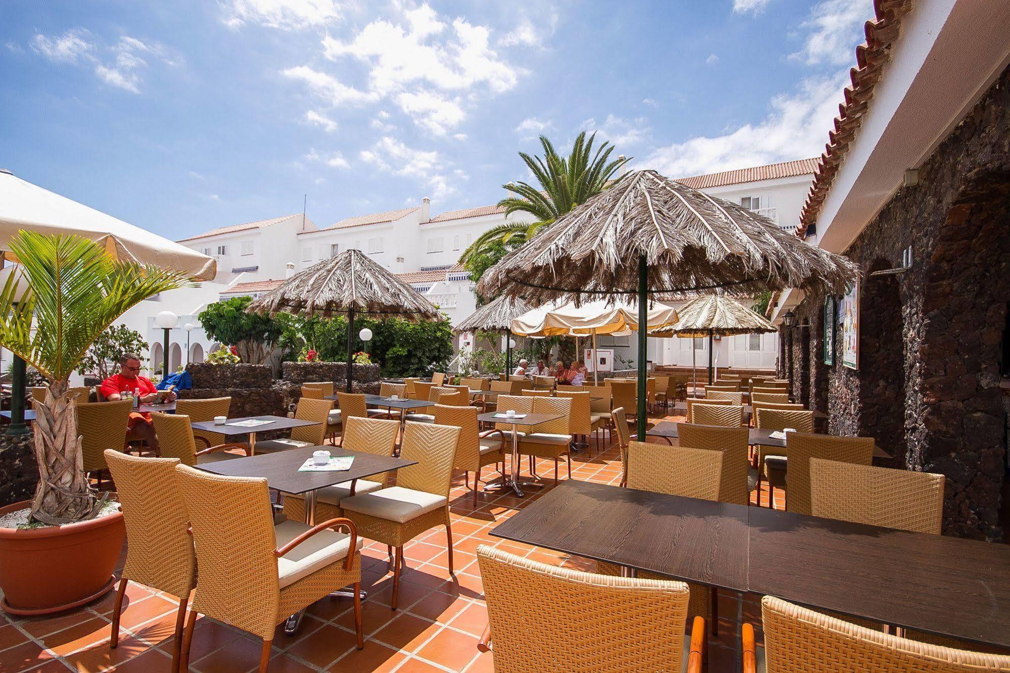 Ona Claveles Aparthotel
