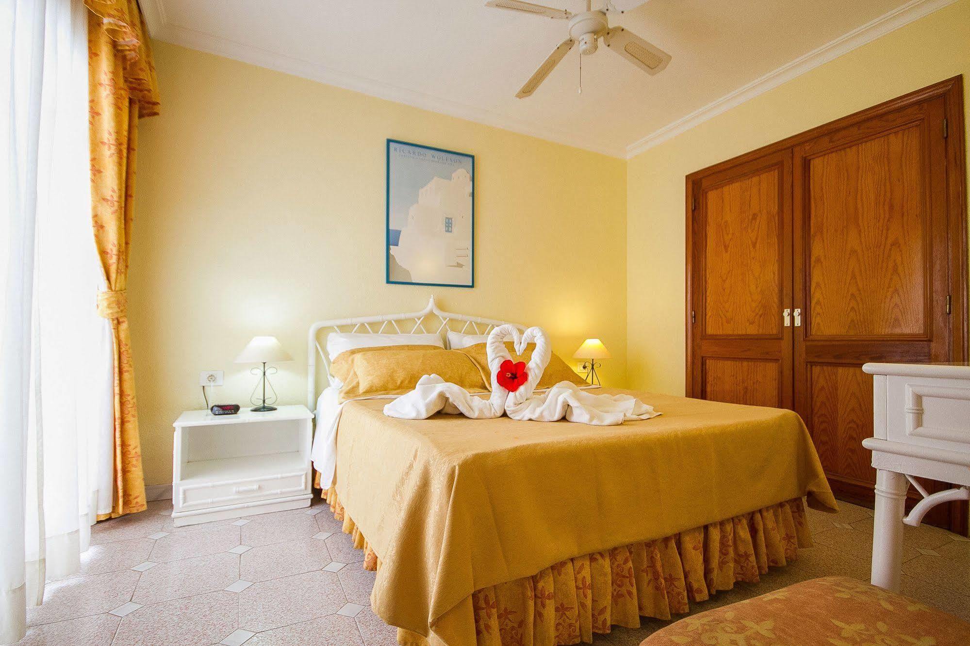 Aparthotel Ona Claveles