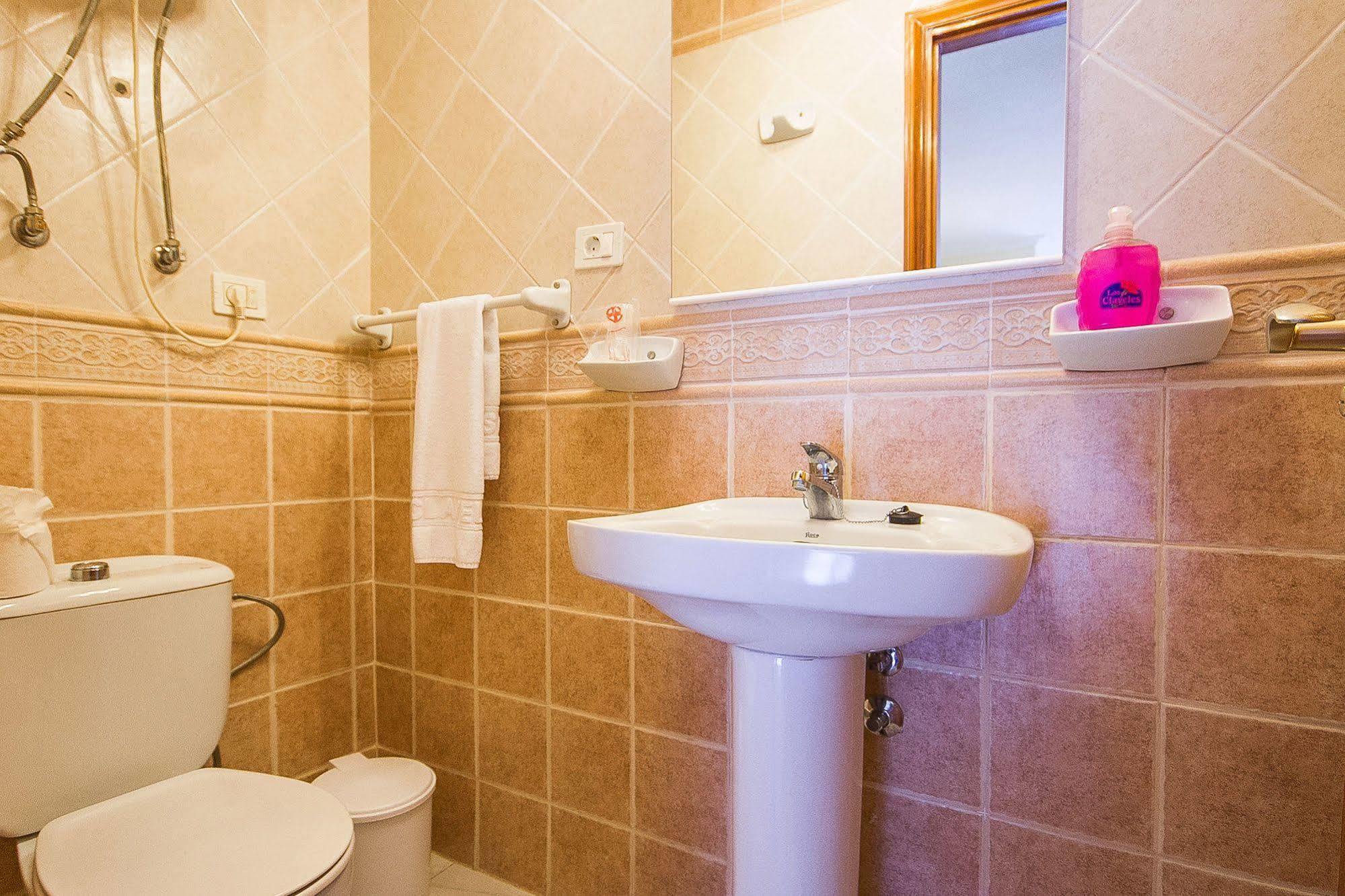 Aparthotel Ona Claveles 3*